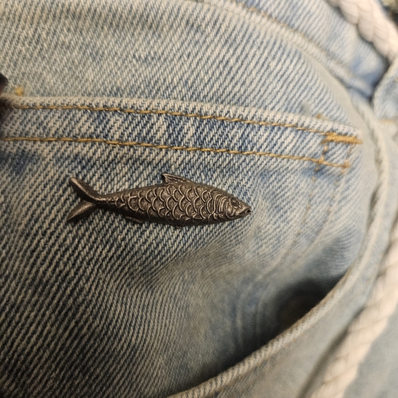 PALIROOTS Salt Washed Bermuda Shorts in light blue - Picture 7 of 8